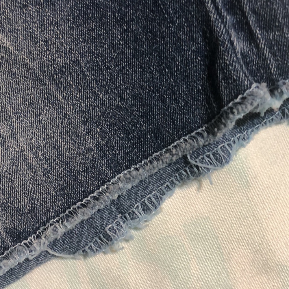 Red Rivet shorts - Picture 5 of 6